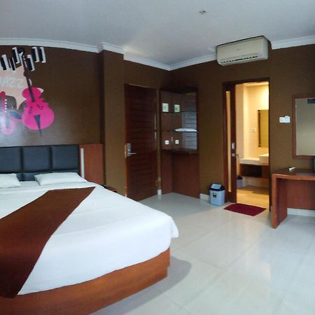 Votel Viure Hotel Jogjakarta Maguwo Εξωτερικό φωτογραφία