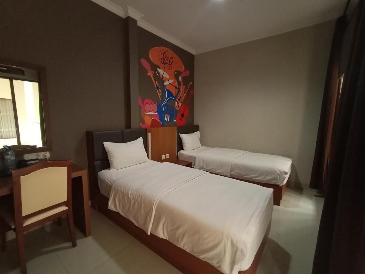 Votel Viure Hotel Jogjakarta Maguwo Εξωτερικό φωτογραφία