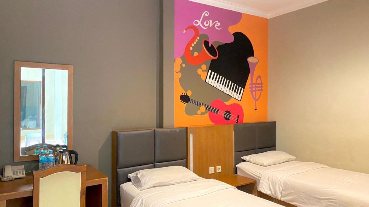Votel Viure Hotel Jogjakarta Maguwo Εξωτερικό φωτογραφία