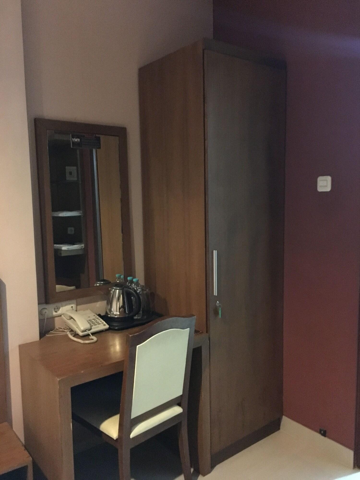 Votel Viure Hotel Jogjakarta Maguwo Εξωτερικό φωτογραφία