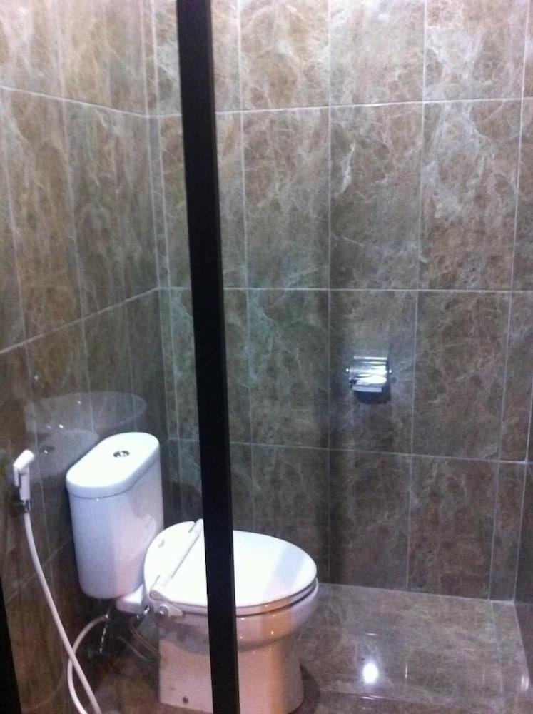 Votel Viure Hotel Jogjakarta Maguwo Εξωτερικό φωτογραφία