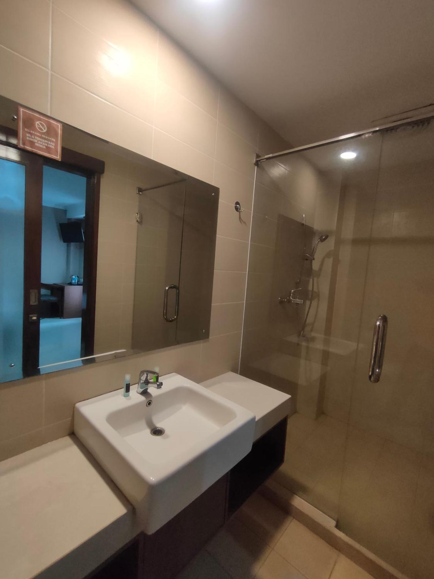 Votel Viure Hotel Jogjakarta Maguwo Εξωτερικό φωτογραφία